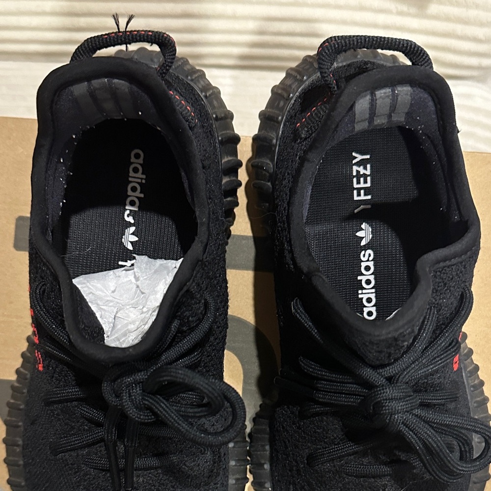 SUMMER SALE adidas Yeezy Boost 350 V2 in Black Red - Picture 4 of 6